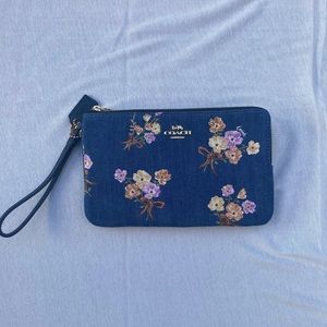 Coach floral jean wallet double zipper pockets with card holders and wrist strap